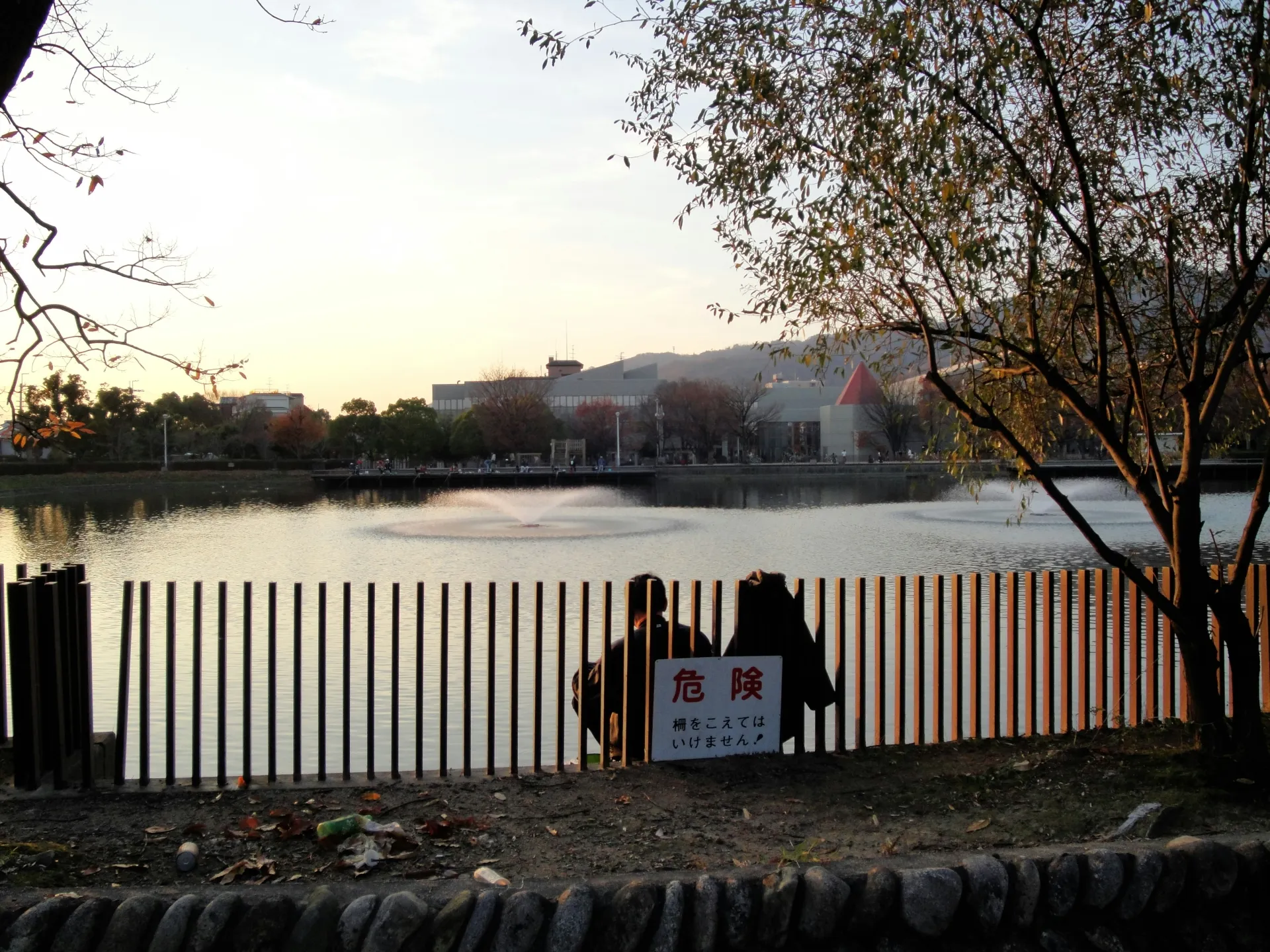 꿈에 나타난 집의 상징적 의미와 위협 요소