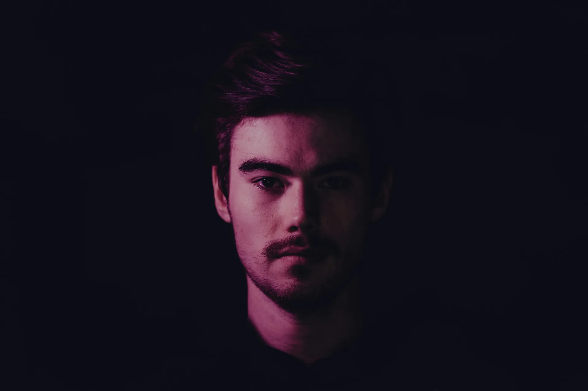 모르는 남자와의 연애 꿈 해몽 관련 감정의 상징