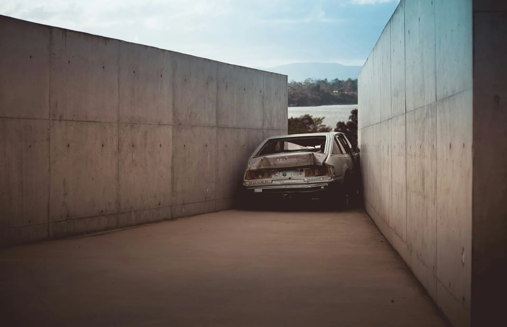 항공기 추락 꿈 해몽 관련 불안과 통제의 상징