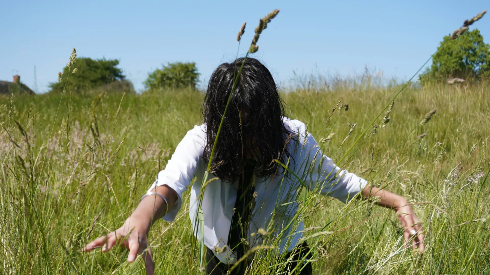 좀비 사태에 대한 꿈 해몽과 관련된 감정 표현 이미지
